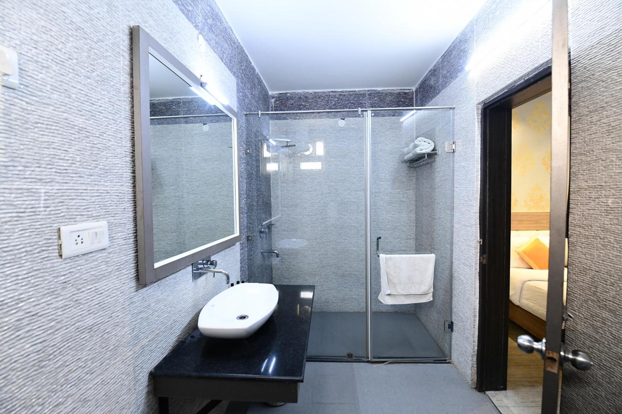 Hotel Jataka Inn Bodh Gaya Εξωτερικό φωτογραφία